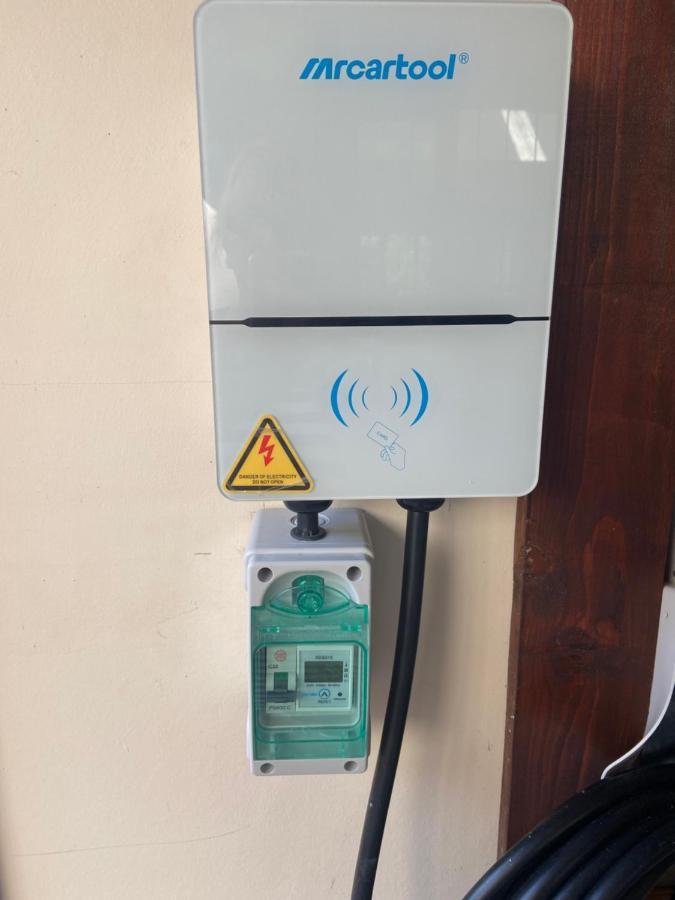 Hooters Apartment Ev Point ウェイドブリッジ エクステリア 写真